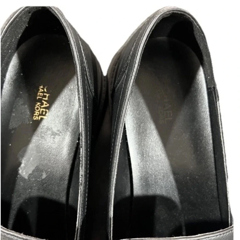 (b1/N)Michael Kors Women's Parker Lug Loafer, a black leather slip-on Size 9